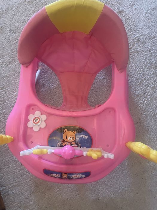 Andador menina rosa usado somente uma vez