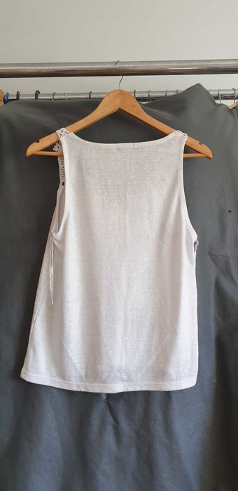 Camisola branca com renda