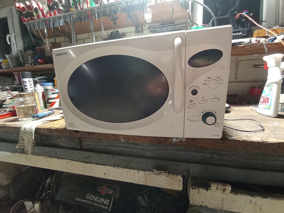 Продам мікрохвильову піч самсунг