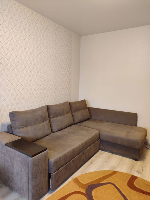 Квартира з меблями і технікою |