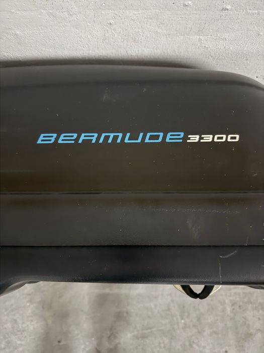Mala tejadilho  Bermude