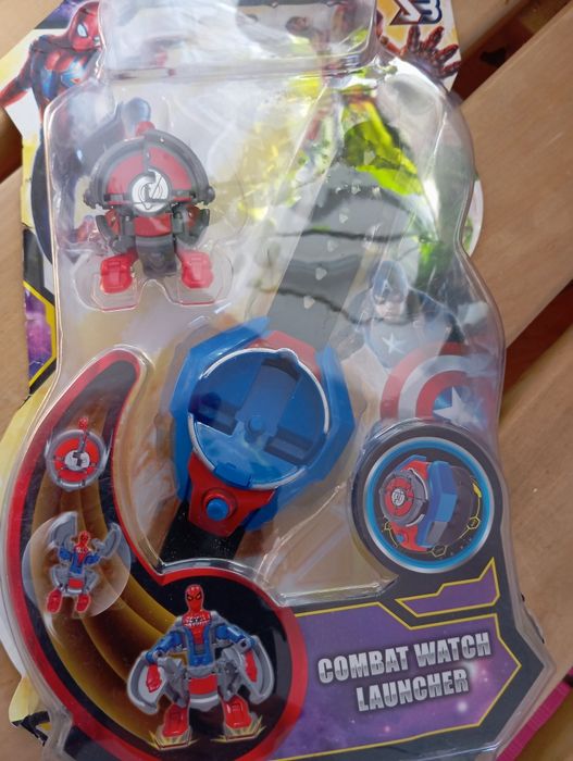 Машинка транформер,часи з транформером