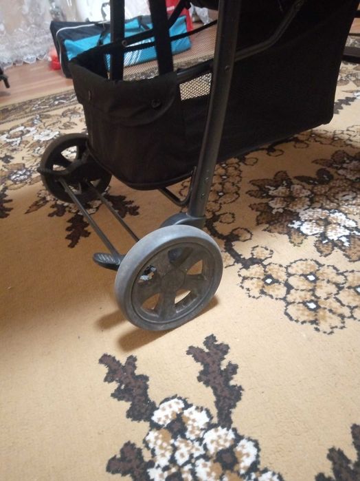 Продам зручну коляску