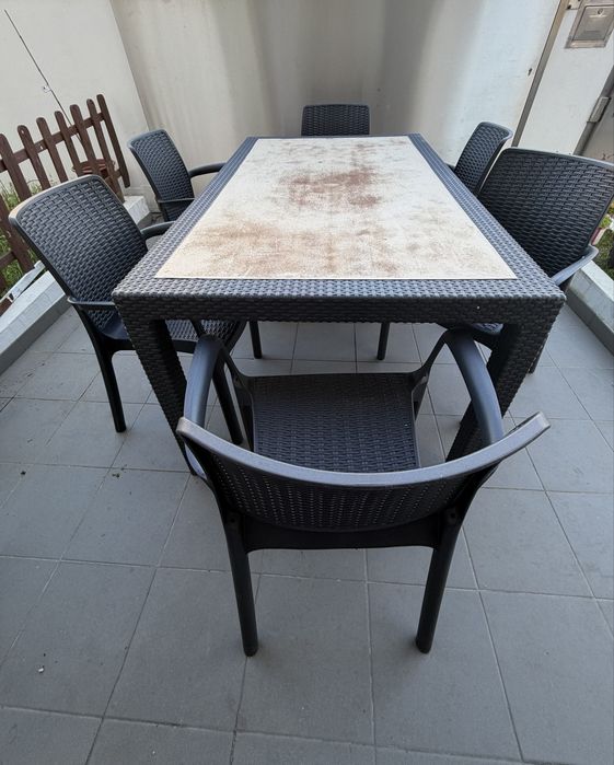 Mesa e 6 cadeiras de exterior
