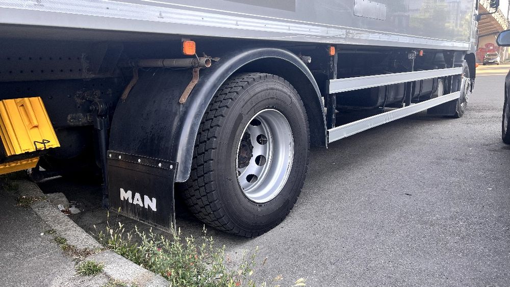 MAN TGM 18.290 РЕФРЕЖЕРАТОР Гідробортом