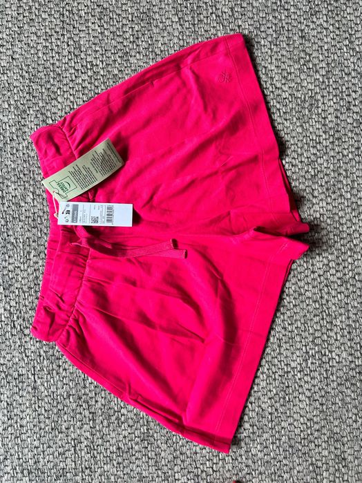 Koszulki Zara 140cm i spodenki Benetton 140