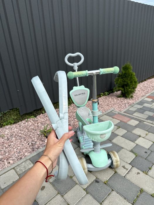 Продам дитячий самокат 5в1