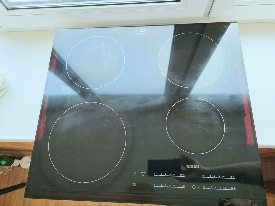 Індукційна варильна поверхня Electrolux EHH46540FK, 60 см (на запчасти