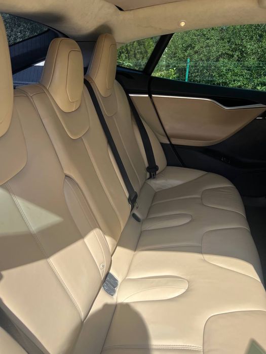 Оренда авто на весілля,корпоративи та інші свята. Tesla Model S