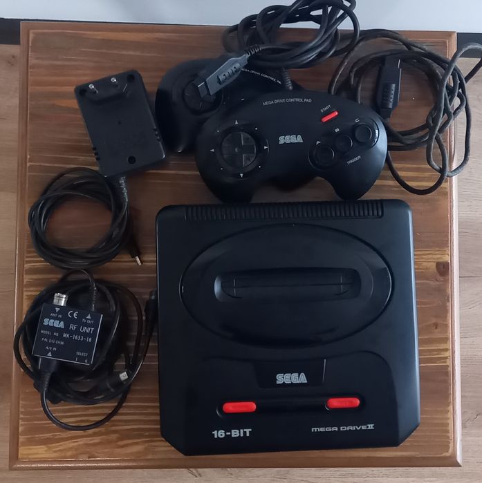 Sega Mega Drive II + 10 jogos