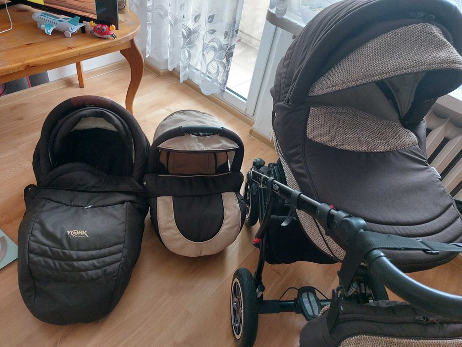 Sprzedam wózek 2w1 plus fotelik samochodowy Adamex