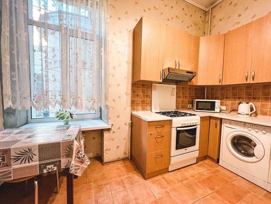 1к метро Театральна Костельна 9 Квартира Подобово Звітні Документи