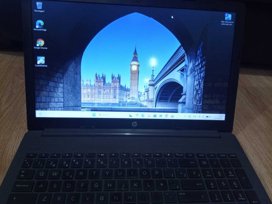 Portátil HP 250 G7 - Intel Core i5-8265U - 8GB DDR4 RAM - com carregador
