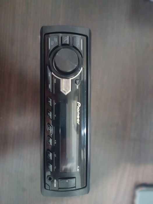 Продам автомагнитолу Pioneer MVH-09UB.