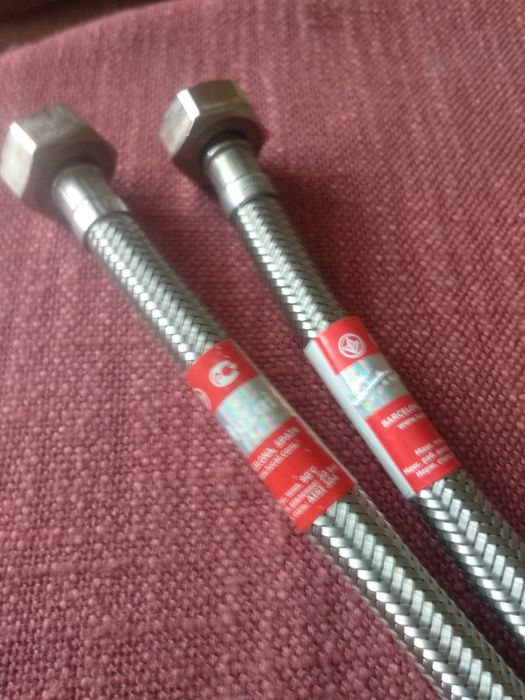 Смеситель латунный для умывальника с новыми шлангами