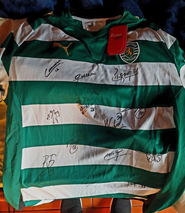 Camisola T Shirt Sporting assinada pelo plantel época 2009/2010