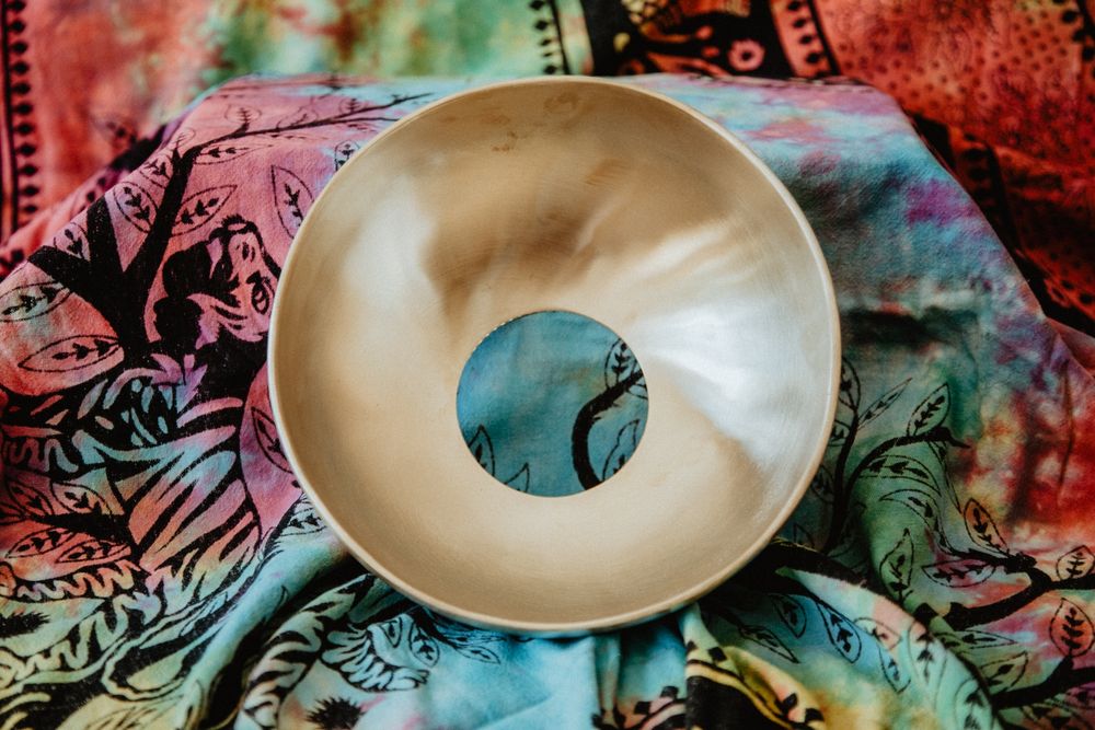 Taças tibetanas de vários tamanhos, feitios e formação