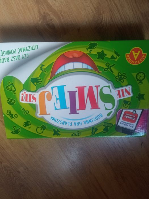 Gra planszowa ,,Nie śmiej się,,