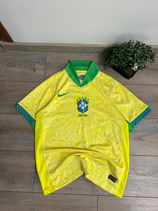 Футбольна футболка nike brazil