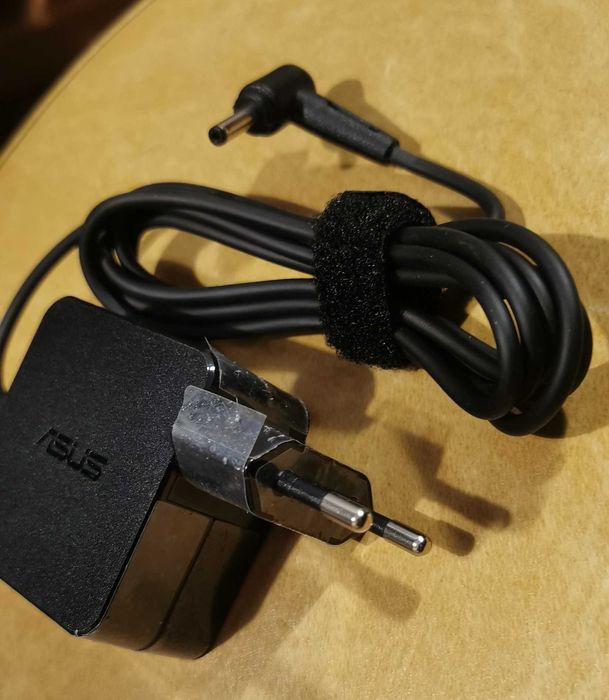Original ASUS Charger 19V / 1.75A – 33W, New, Genuine64739677870211122