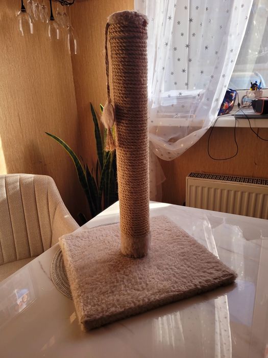 Когтеточка, дряпка  для котів вертикальна, хутрова, джутова