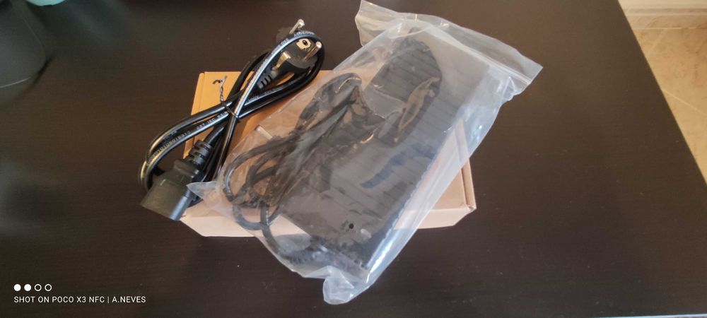 Portable Laptop Power Supply 12V 10A64298024427779120