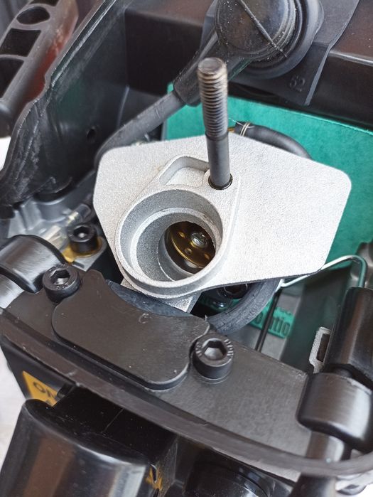 Продам бензопилу.