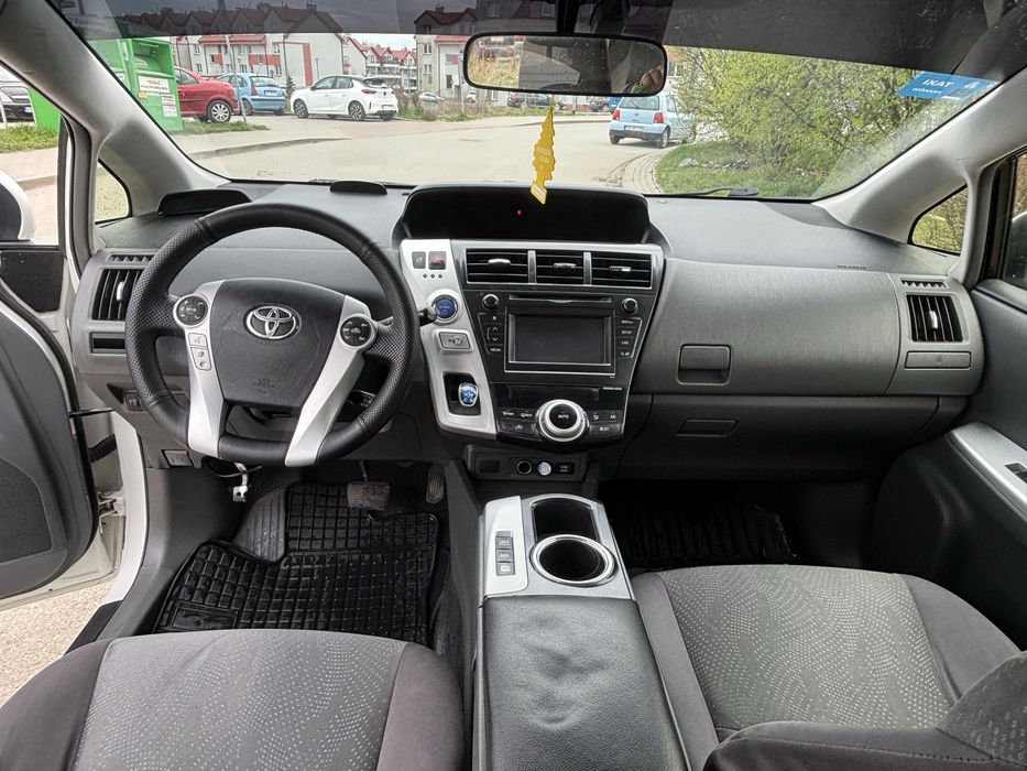 Toyota prius plus