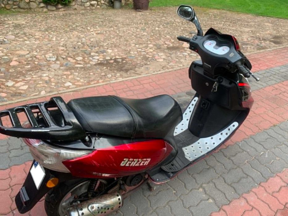 Skuter Zipp 49cm3 z 2009 roku tel.511;456;240