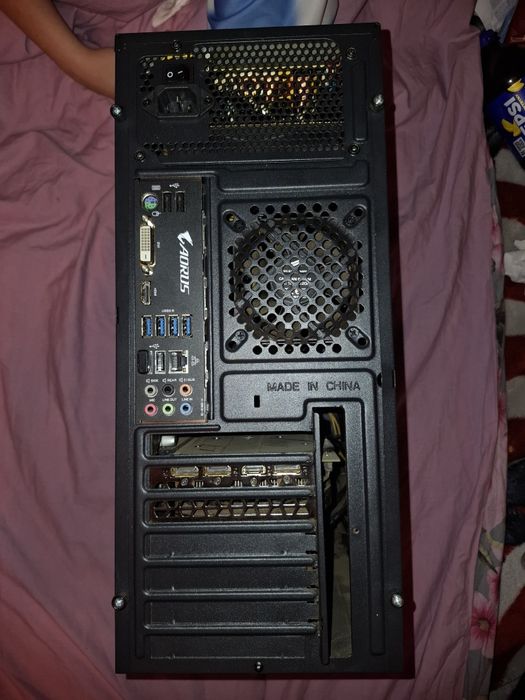 Komputer + monitor+ klawiatura