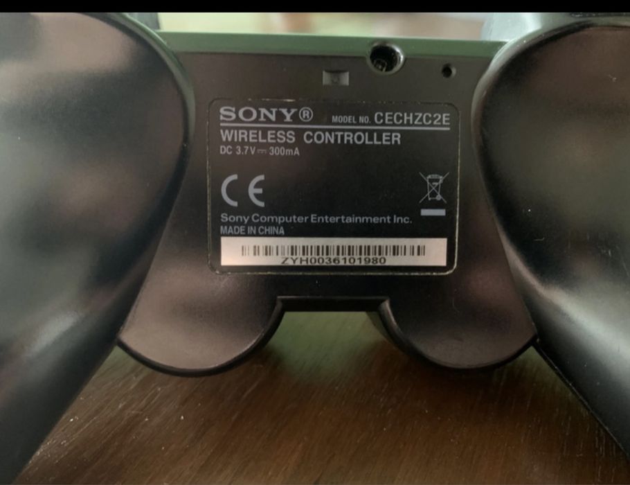 PlayStation 3 Slim + 3x DualShock3