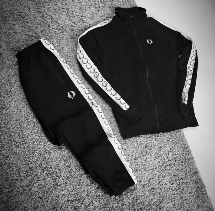 Чоловічий спортивний костюм Fred Perry чорний