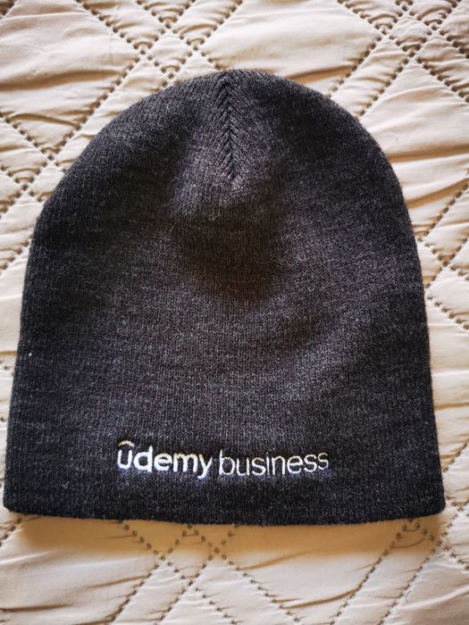 Gorro Udemy Business