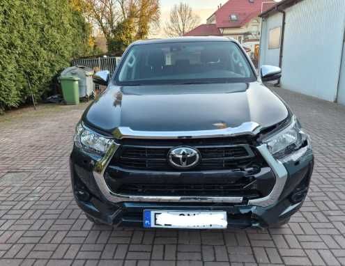 Разборка TOYOTA HILUX  бампер двері дзеркала фари крила Шрот