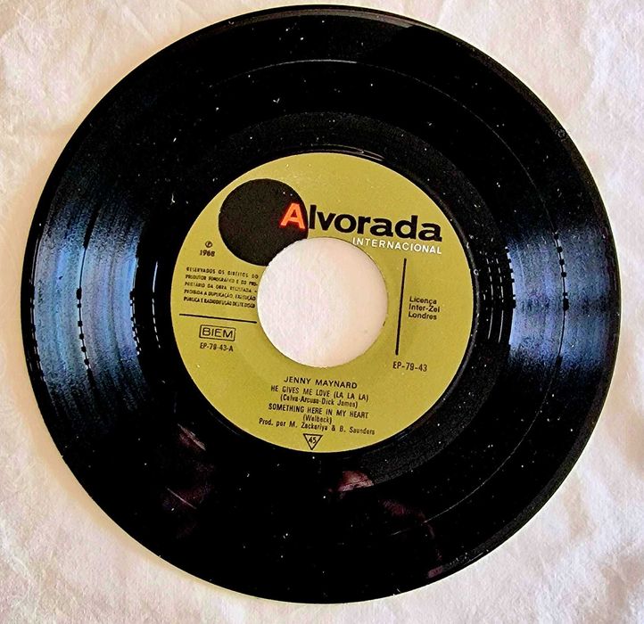 Disco Vinil | "He Gives Me Love (La, La, La)", Jenny Maynard