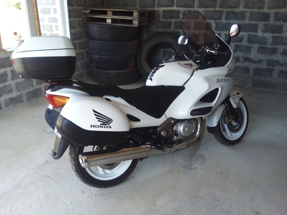Honda ntv deauville 650