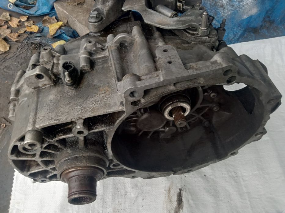 Коробка механика 6-ти ступка на Volkswagen Sharan