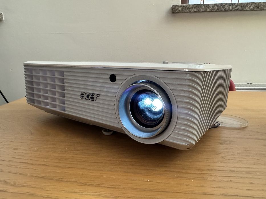 Projektor Acer H5360BD – 3D Ready, HDMI, lampa 1800 h