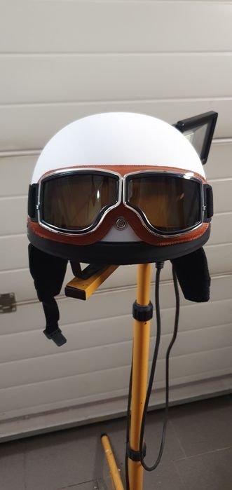 Kask orzeszek gogle biały