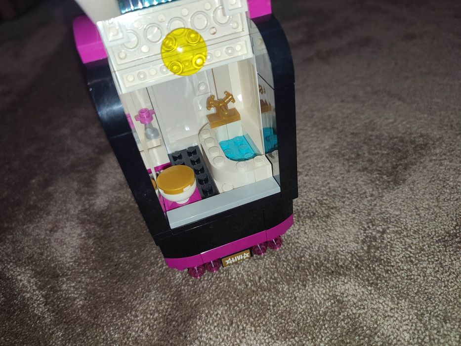 LEGO Friends Wóz koncertowy gwiazdy Pop
8-12 | #41106 | 682 Elementy