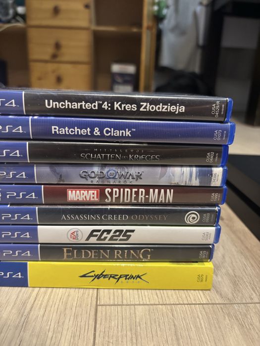 ps4 + dwa pady DS4 + zestaw gier
