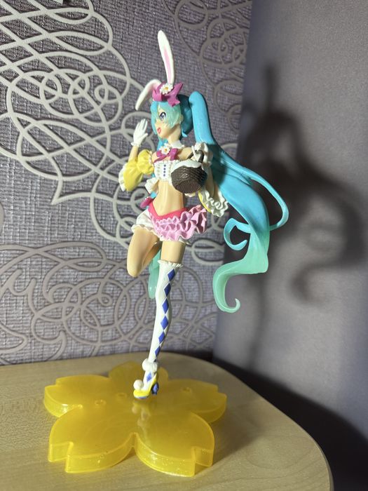 Продам нову фігурку Hatsune Miku