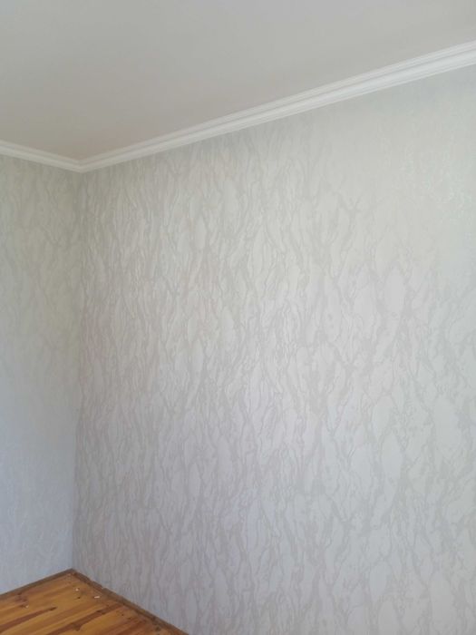 Поклейка шпалер .