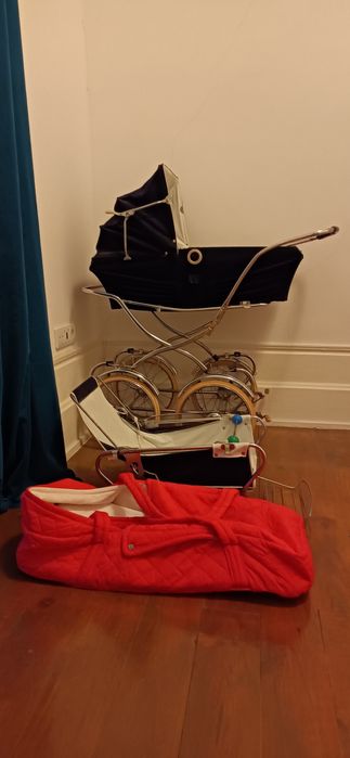 Carrinho de bebê antigo