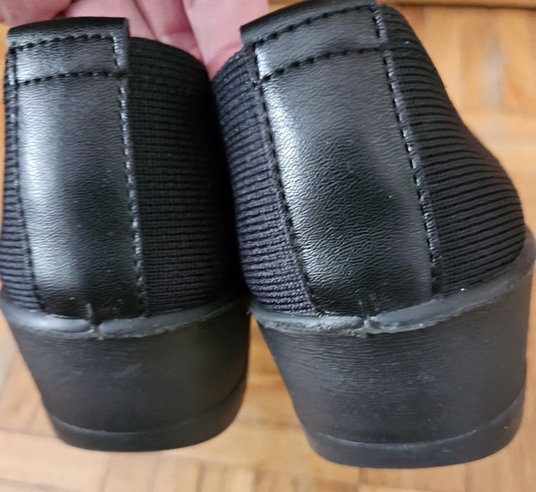 Buty nowe, sportowe, ażurowane, skechers, r.36,5