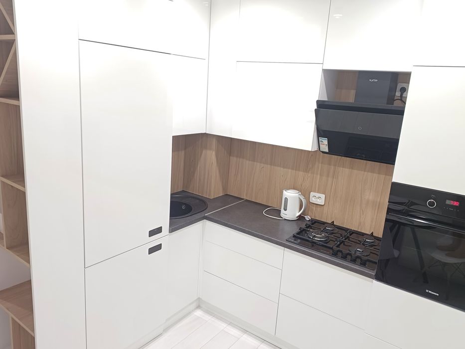 Сдам 2 кв.пр-ктСвободы с шикарным видом на сквер с фонтанами 20000 грн