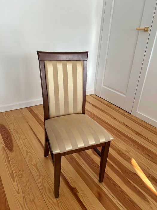 Rozkładany stół + 6 Krzeseł