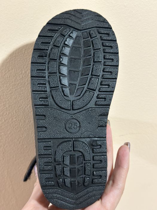 Уги зимові НОВІ  25 розмір