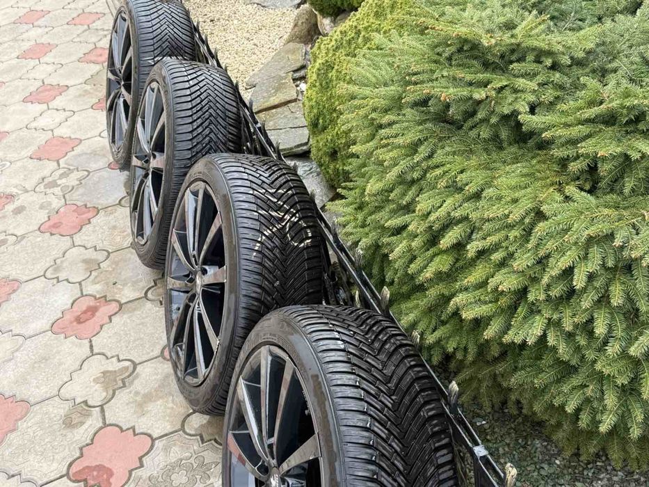 Всесезонка 215/45/18 Continental