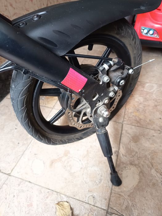 Bicicleta Eletrica “Urban Glide Bike-140”
Como nova. Tem cerca de um a